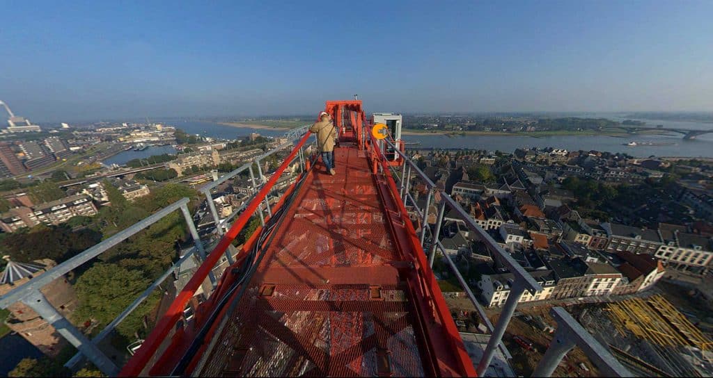Op 65m hoogte boven Nijmegen